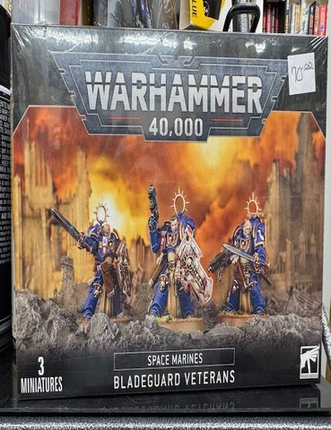 Item #94485 Warhammer 40,000 Space Marines Bladeguard Veterans Box Set
